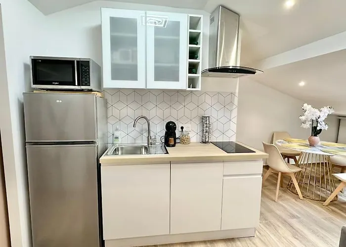 Appartement Climatise - 2Min Plage-Tram-Restaurant