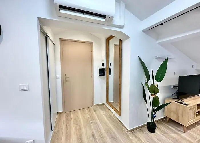 Appartement Climatise - 2Min Plage-Tram-Restaurant
